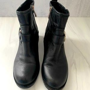 𝗨𝗘𝗖 Vince Camuto ankle boots